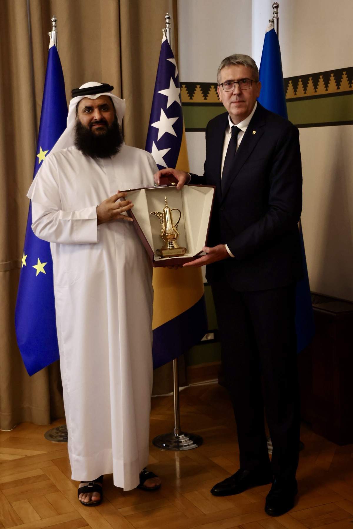 Avdic Ambasado Države Katar 3.jpg - Gradonačelnik Avdić primio ambasadora Države Katar: Graditi snažne veze bratskih gradova Sarajeva i Dohe